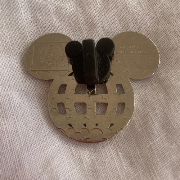 2016 Authentic Disney Parks Trading Pin - Picture 2 of 2